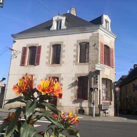 Grande Maison De Ville Entre Terre Et Mer Malestroit Exterior foto
